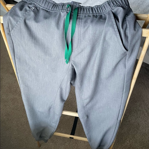 FIGS Jogger Scrub Pants - Picture 1 of 3